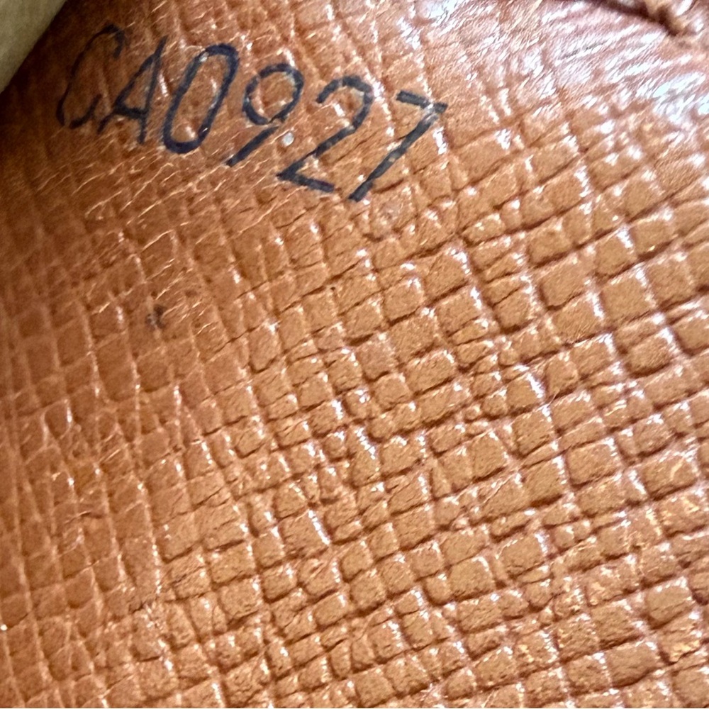 Authentic Louis Vuitton Monogram Porto 2 Carte Vertical Card Case - Picture 6 of 7